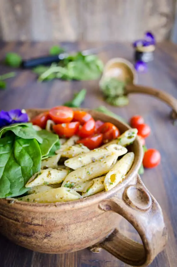 Spinach Feta Pesto Pasta Salad - The Goldilocks Kitchen