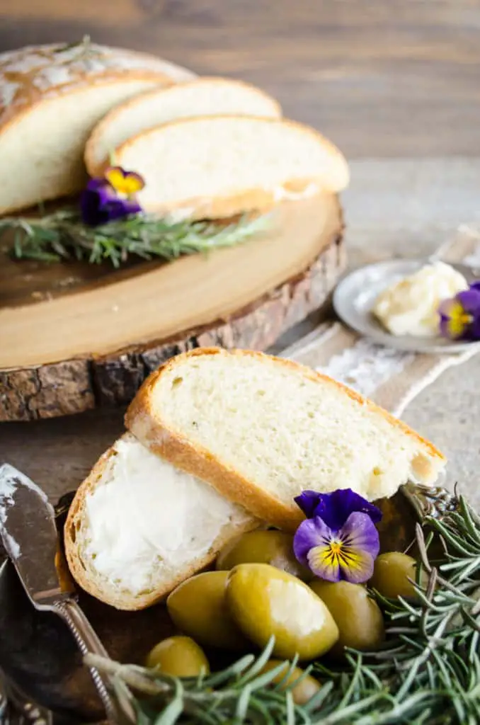 Rustic Rosemary Olive Bread - The Goldilocks Kitchen