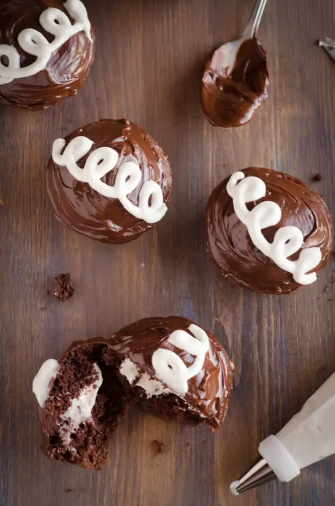 Copycat Hostess Creme-Filled Cupcakes - The Goldilocks Kitchen