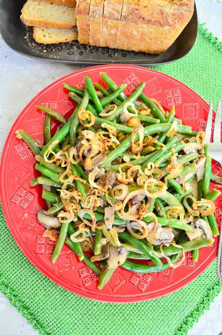 Green Beans and Mushrooms Braised in Cream