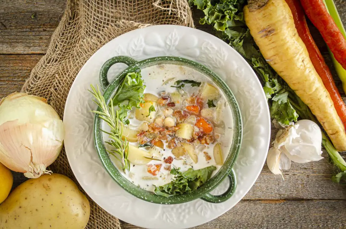 Winter Slow-Cooker Vegetable Bacon Soup
