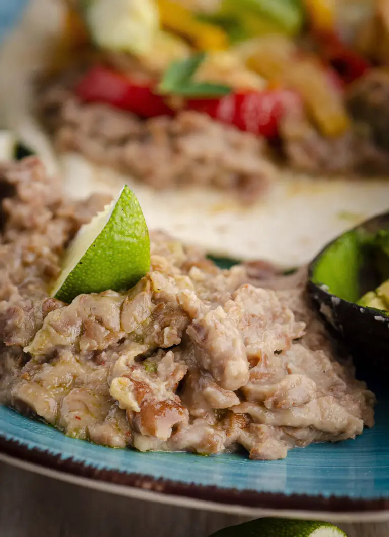 How to Make Refried Beans From Canned Pinto Beans